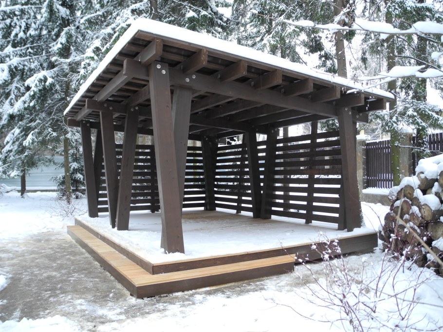 Деревянный навес к дому