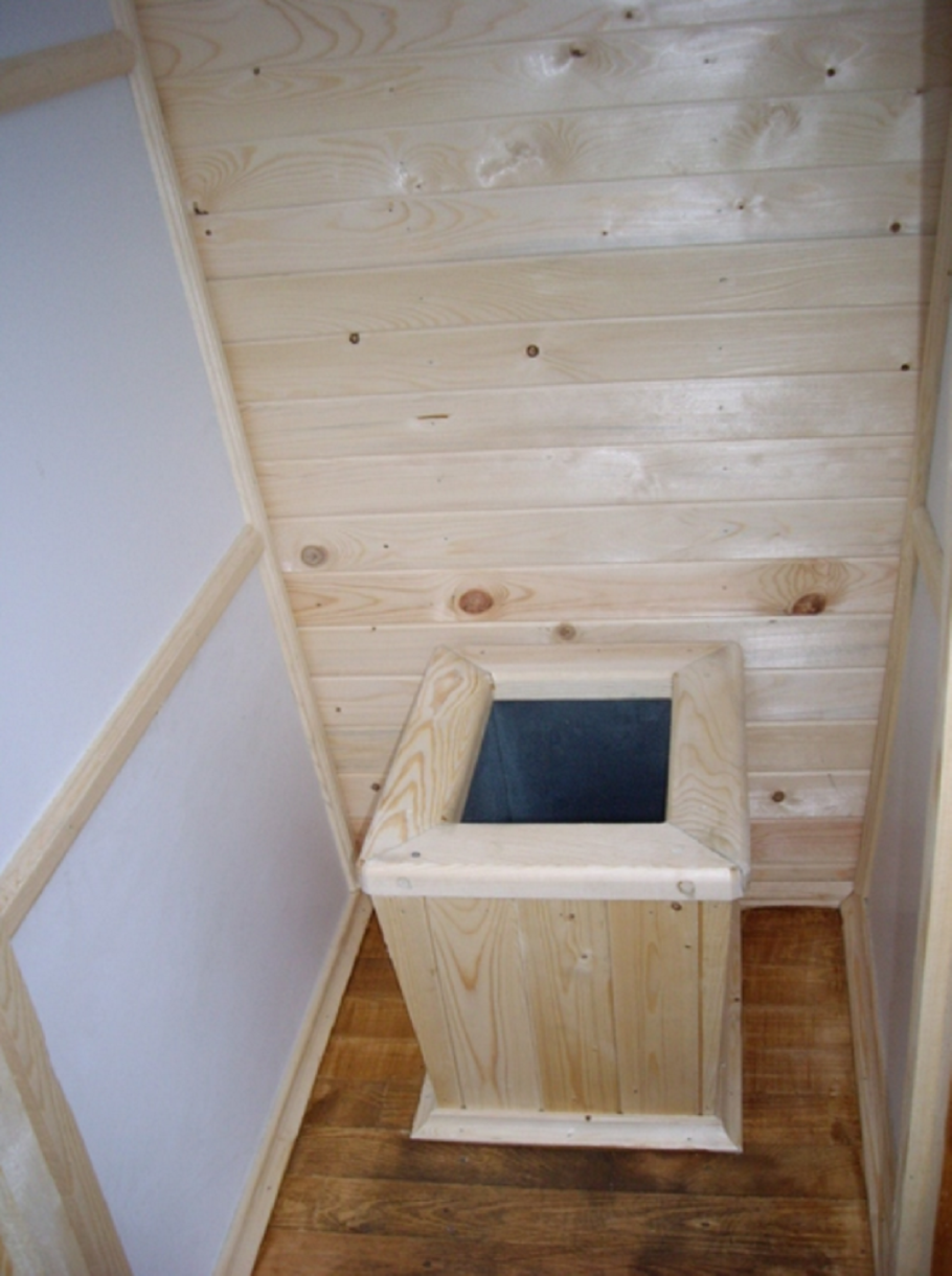 Интерьер дачного туалета