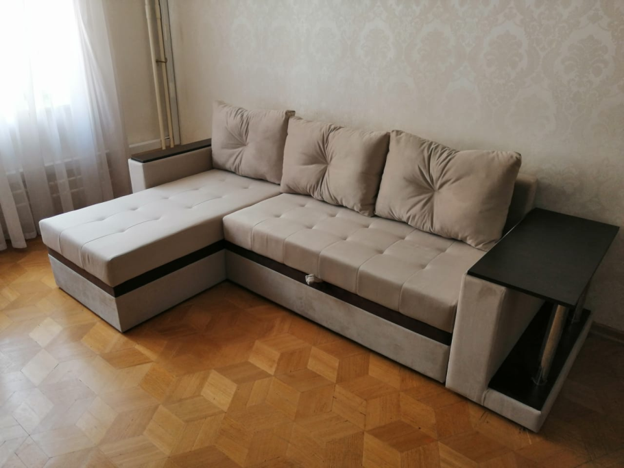 Угловой диван Атланта со столиком Sofa