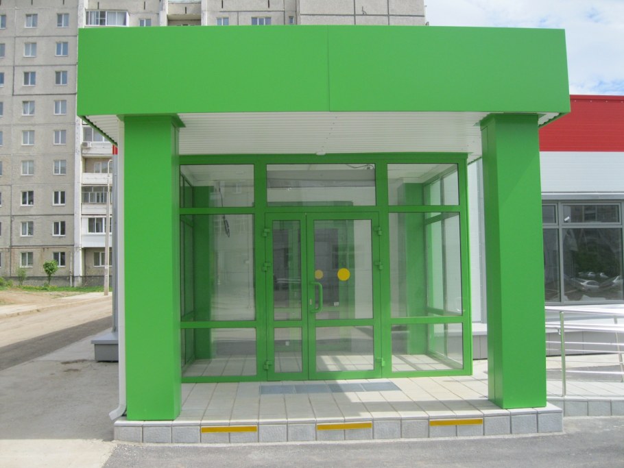 Входная группа в магазин