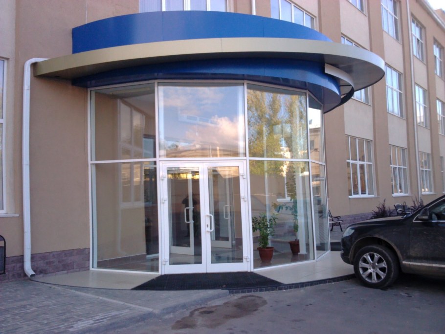 Входная группа в магазин