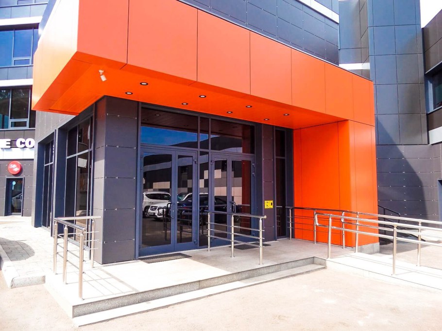 Входная группа в магазин