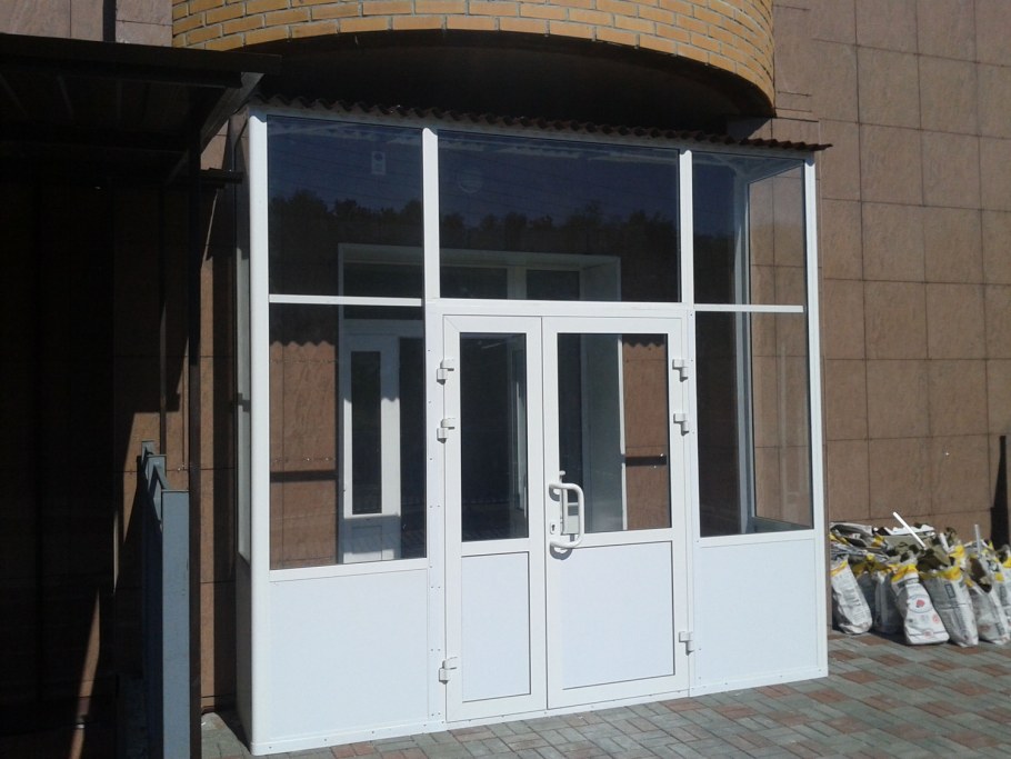 Пластиковая входная группа