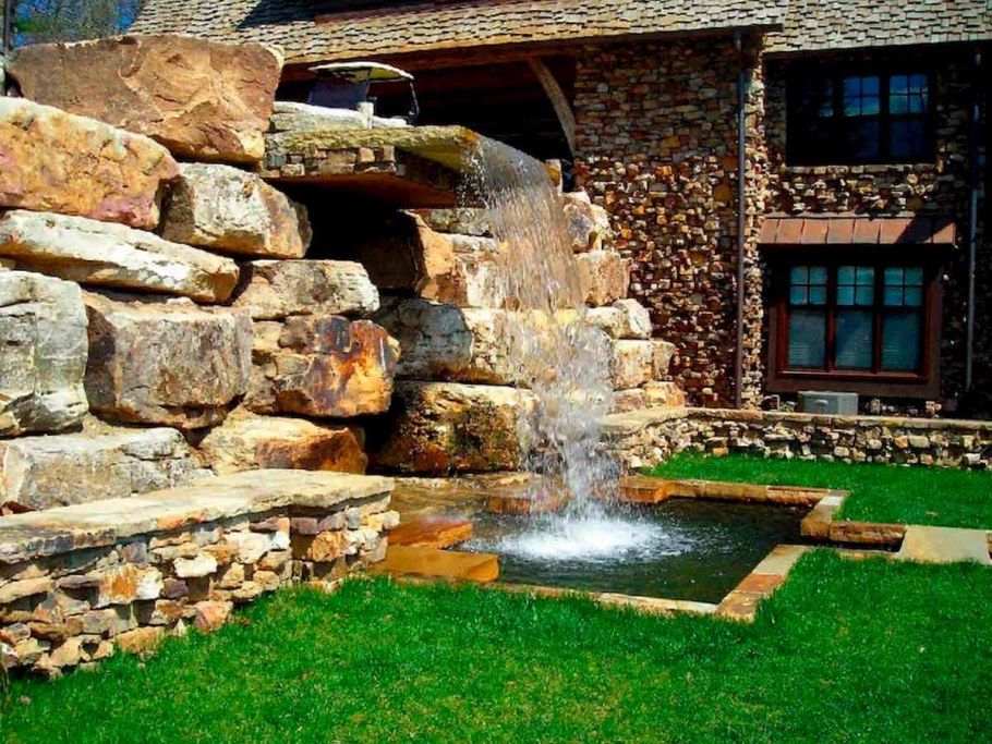 Пристенные водопады из камня