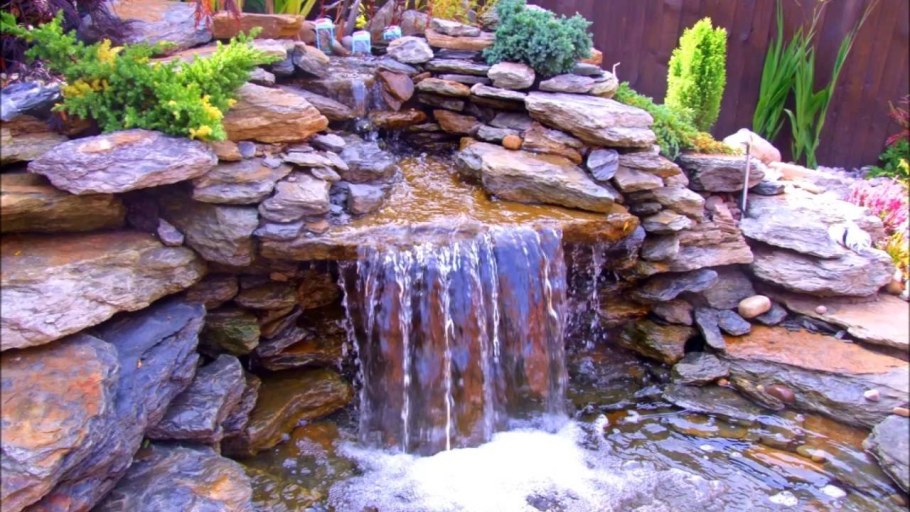 Альпийская горка с фонтаном