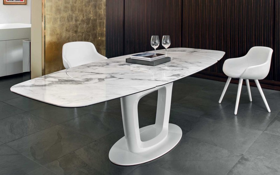 Gubi Moon Round Dining Table