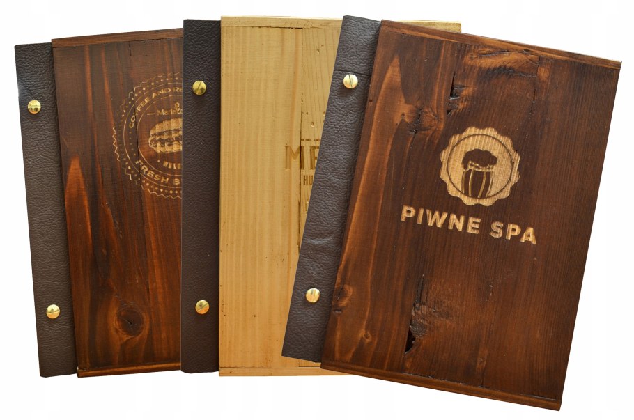 Меню с деревянной обложкой