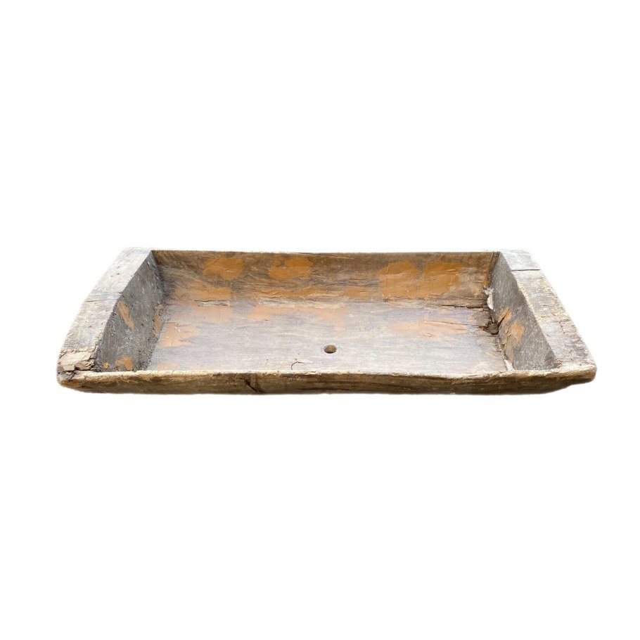 Старые деревянные корыта