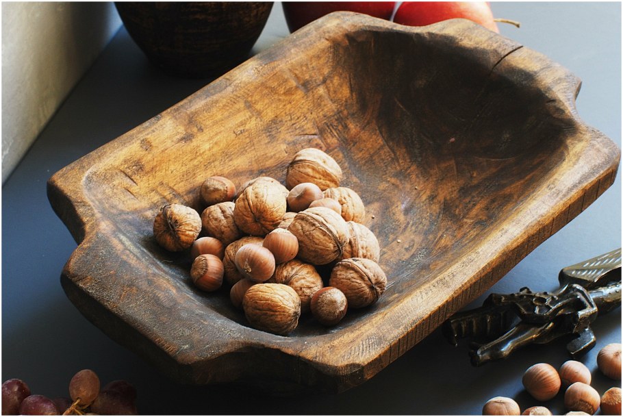 Деревянное корыто для теста