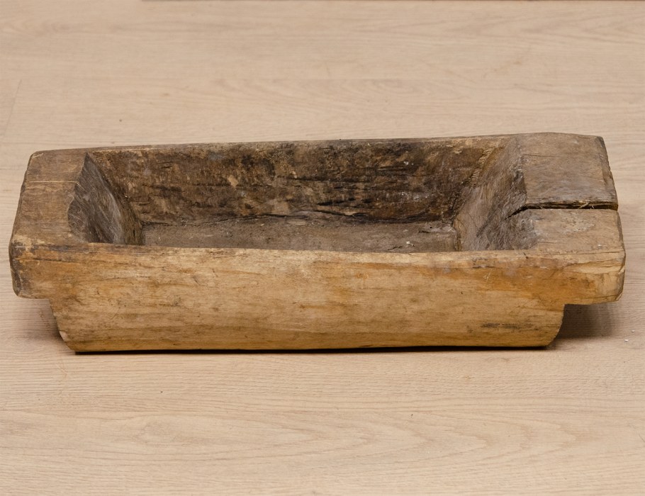 Старинное долбленое корыто