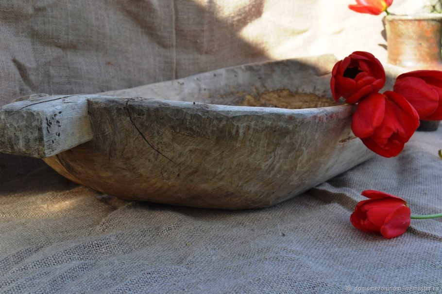 Старое деревянное корыто