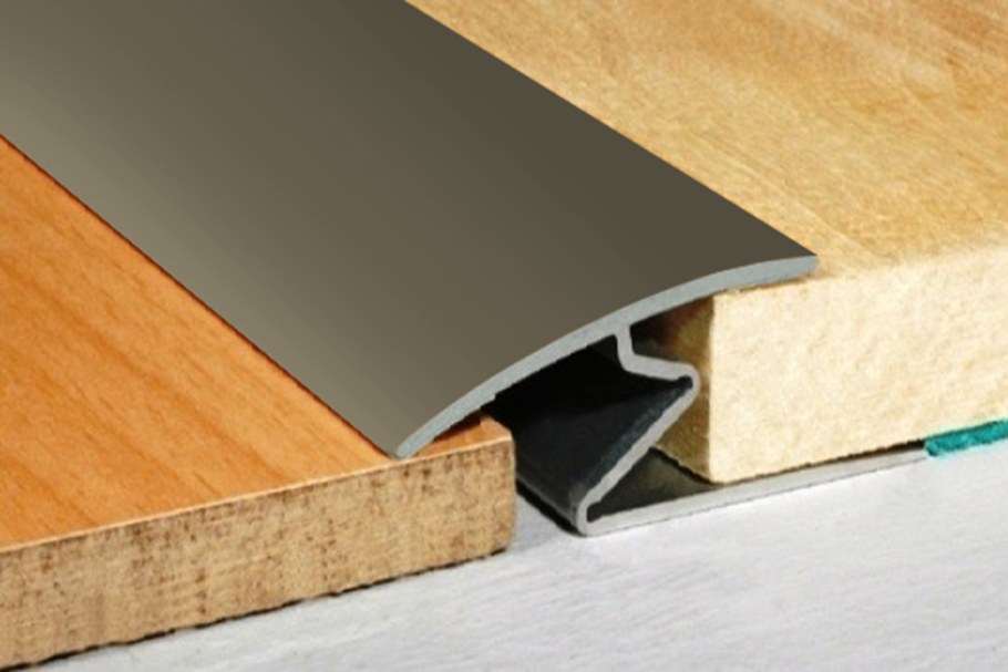 Гибкий порог для ламината и плитки