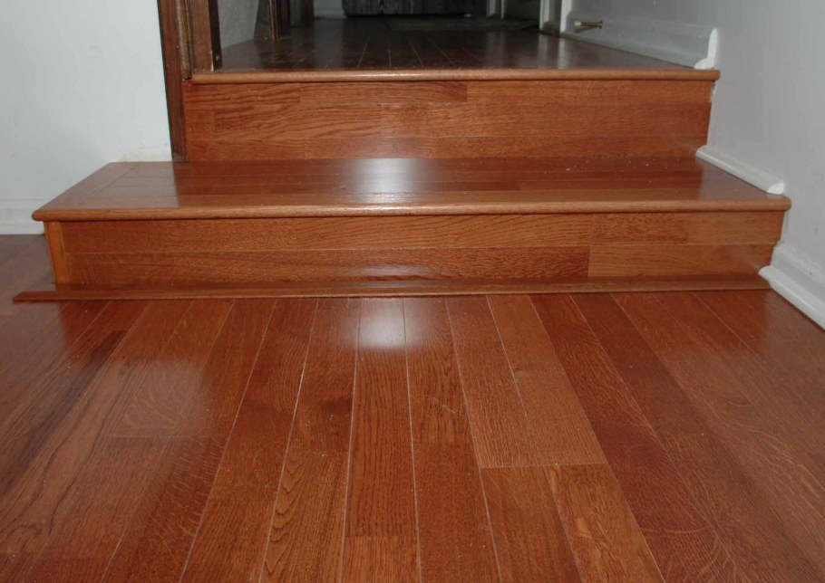 Ступенька между комнатами