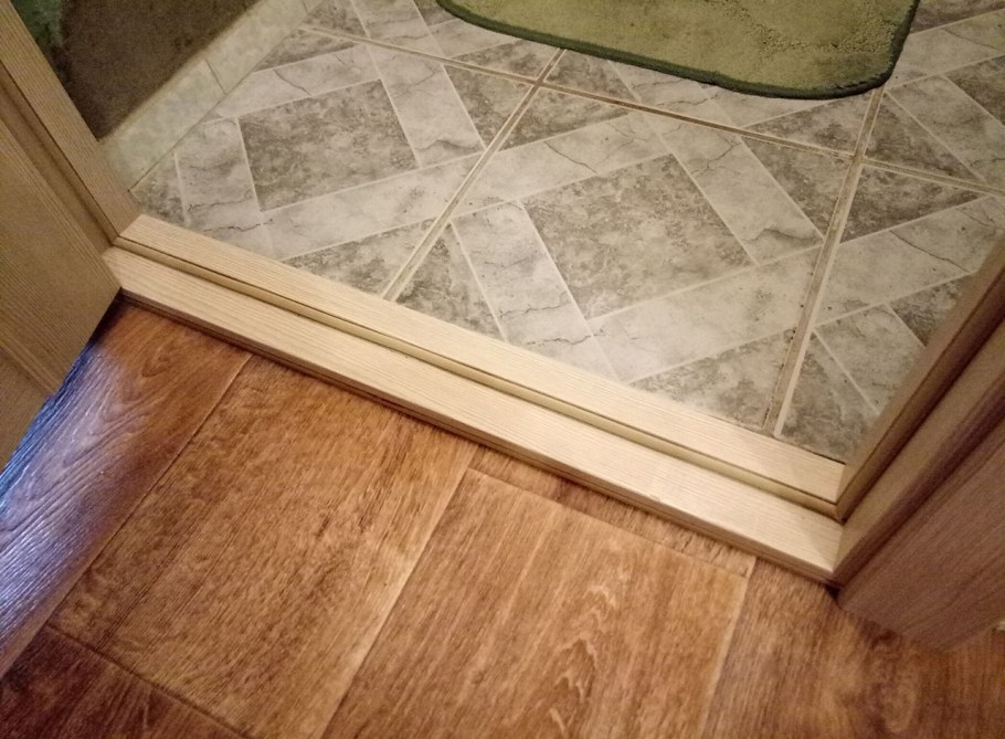 Порожек в ванной комнате