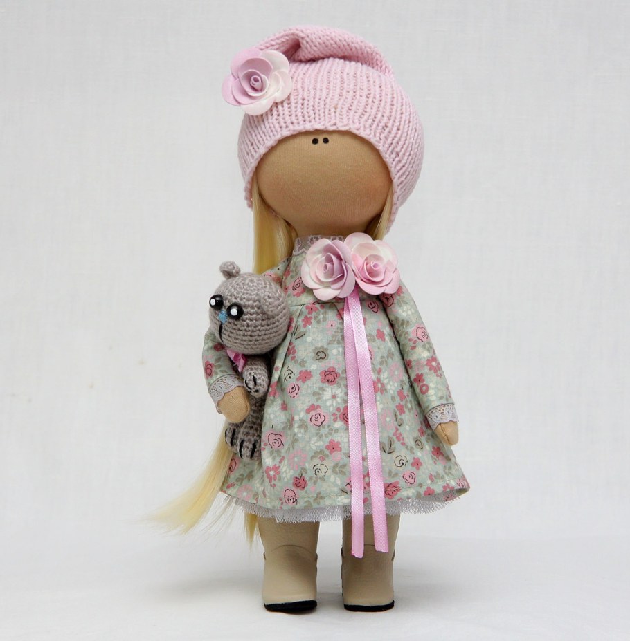 Куколка большеножка