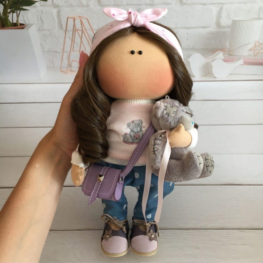 Кукла Снежка большеножка