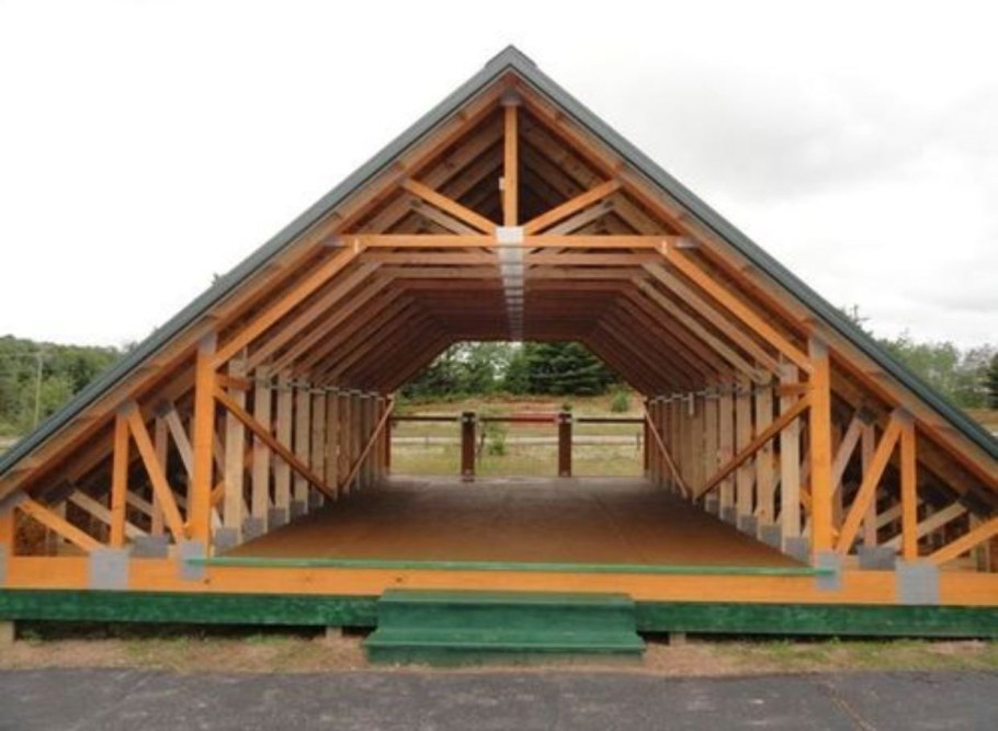 Вальмовая ломаная кровля