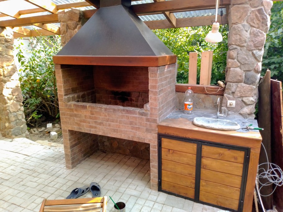 Жаровня кирпичная в беседку на даче своими