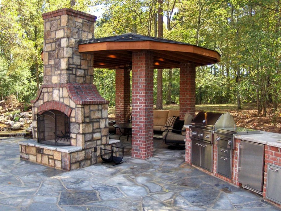 Зона барбекю с мангалом