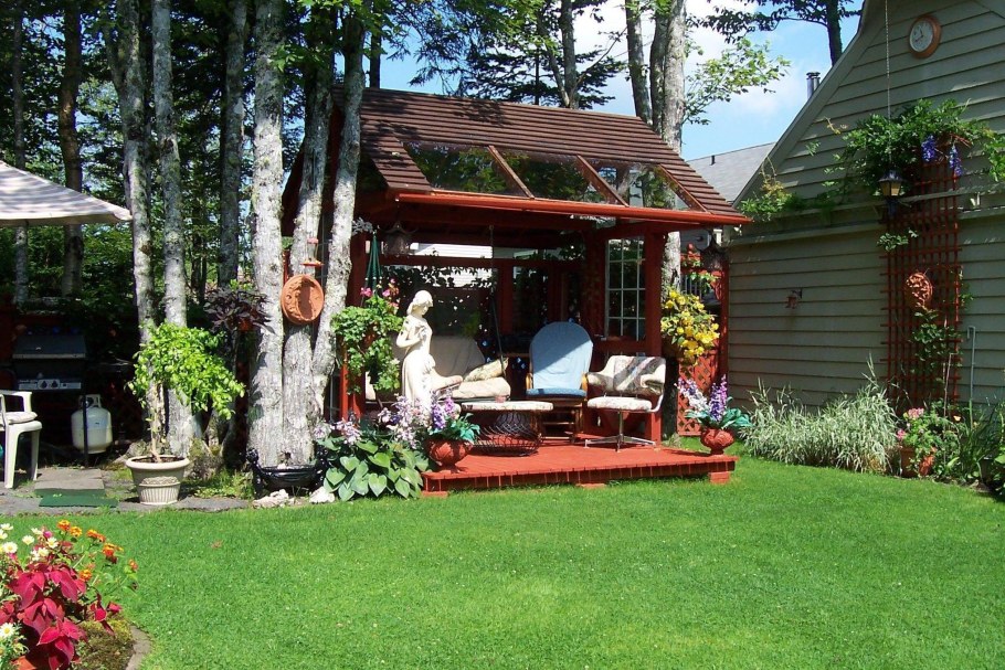 Пион патио в саду