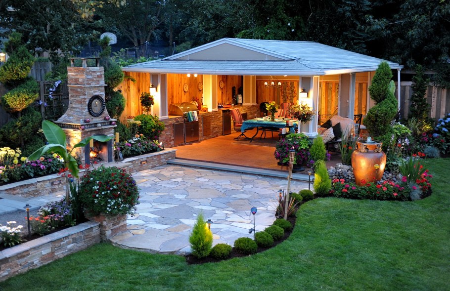 Патио на маленьком участке