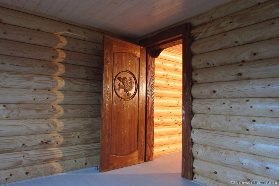 Двери резные деревянные