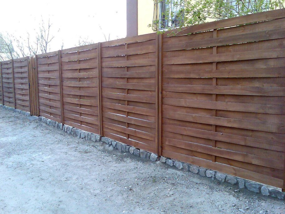 Деревянный забор