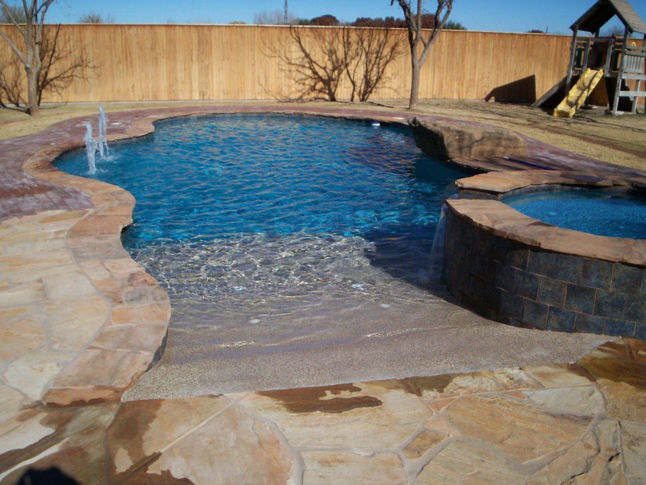 Бассейн с песчаным дном