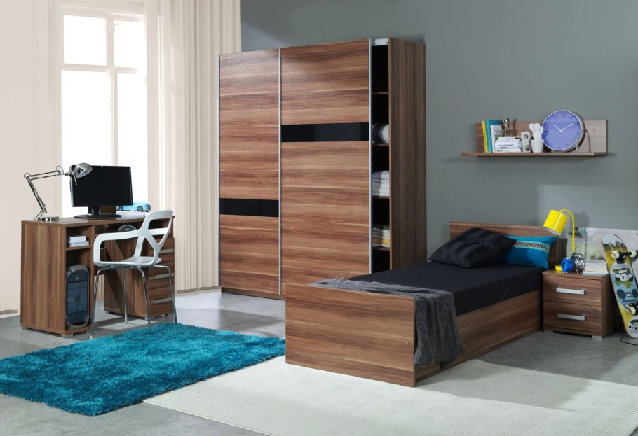 Два ящика разного цвета