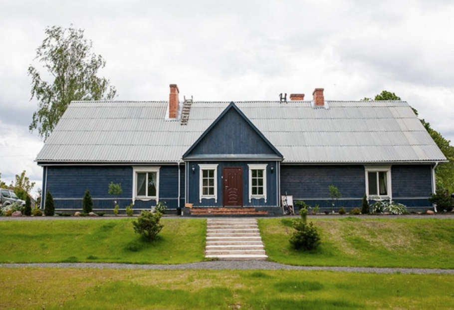 Старинные дома в деревне