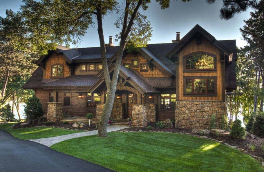 Всратый деревянный дом