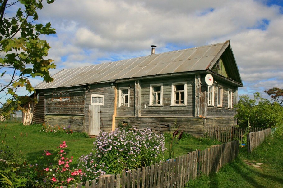 Красивый деревенский дом