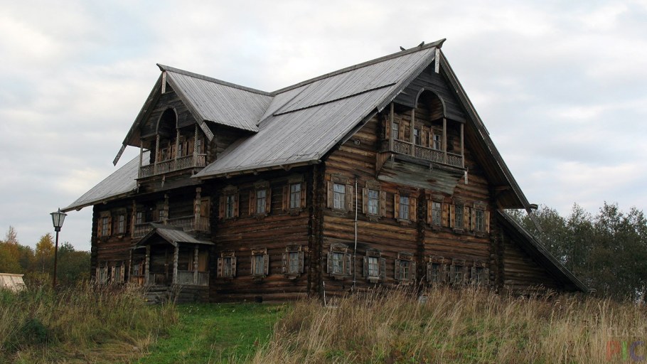 Красивый деревенский забор