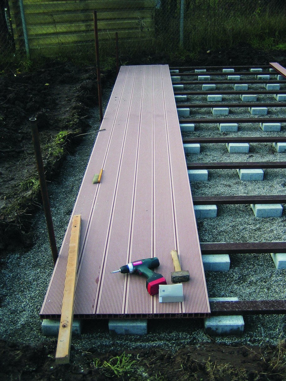 Деревянный настил на даче