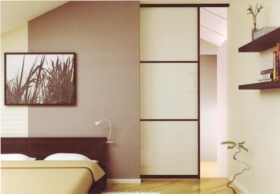 Двери купе в комнату