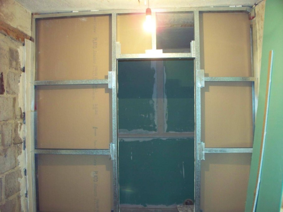 Каркас ГКЛ входной двери