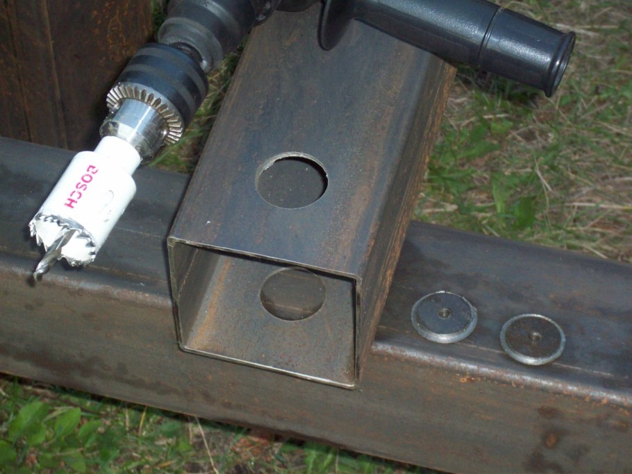 Профильная труба с отверстиями