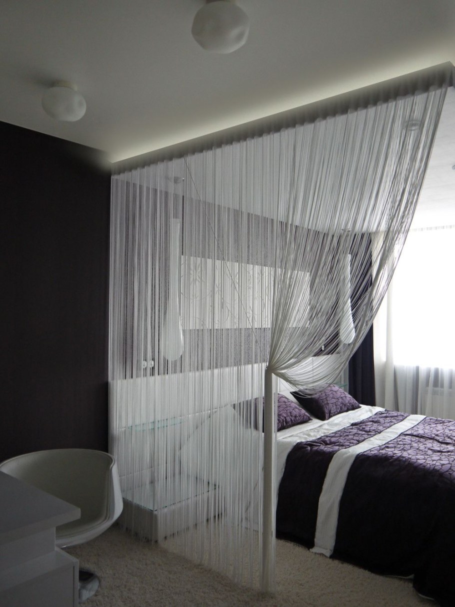 Разделительная штора в комнате