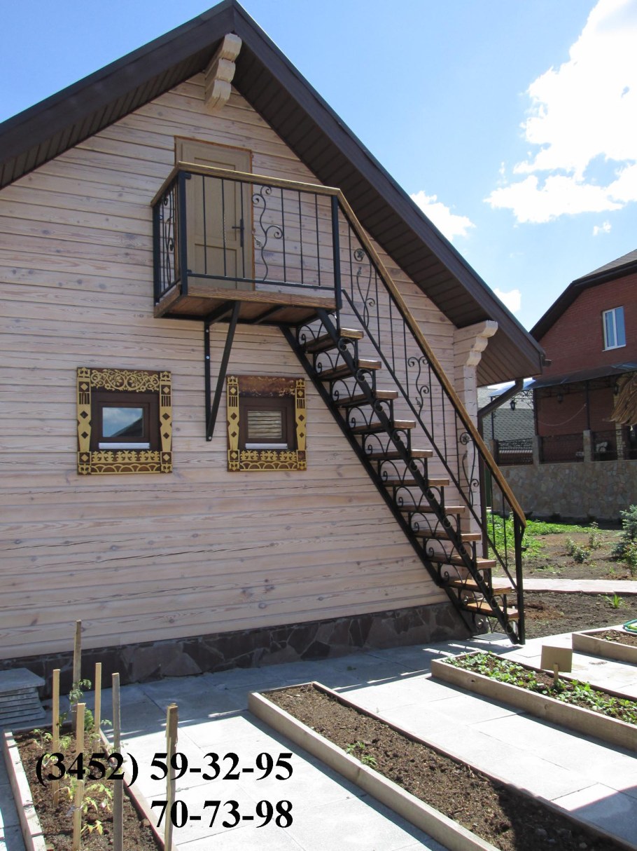 Лестница на чердак с улицы