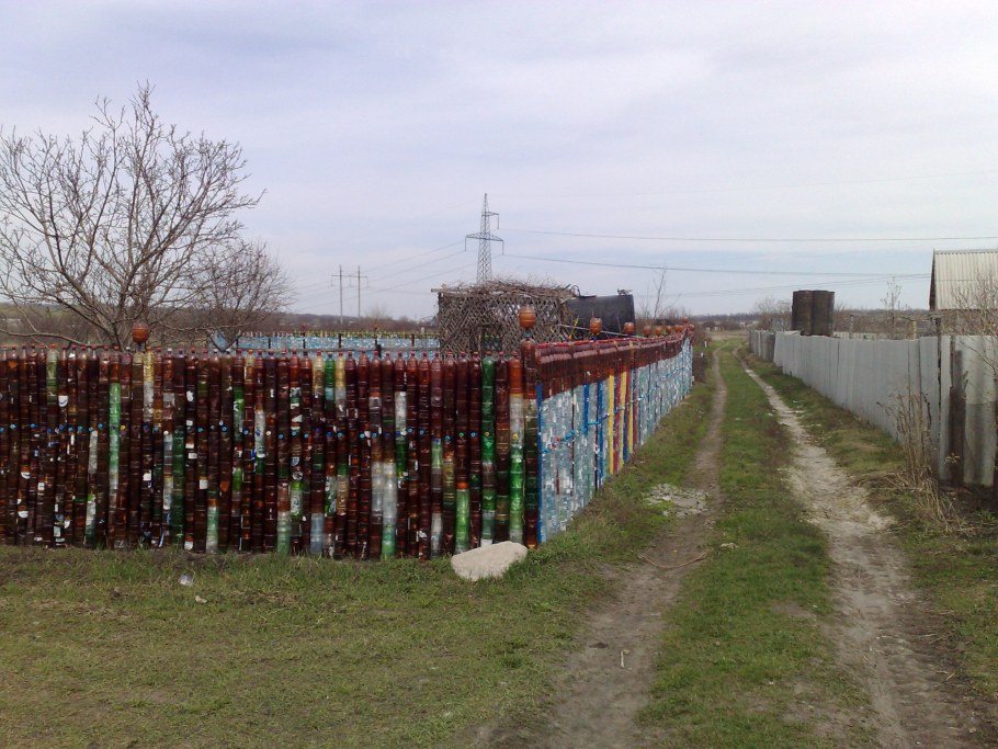 Необычные дешевые заборы