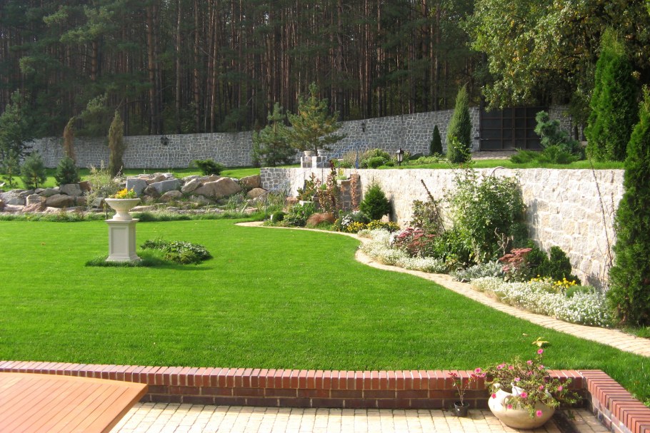 Благоустройство разноуровневого участка