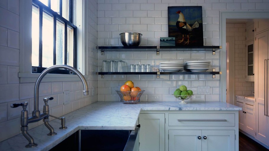 Кухня без верхних шкафчиков