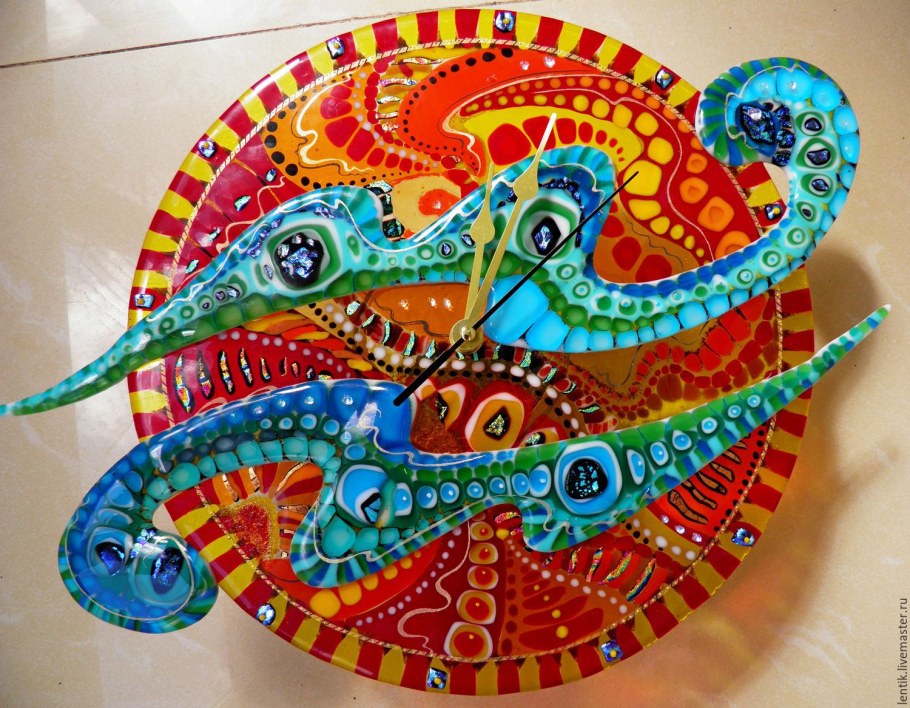 Часы фьюзинг абстракция