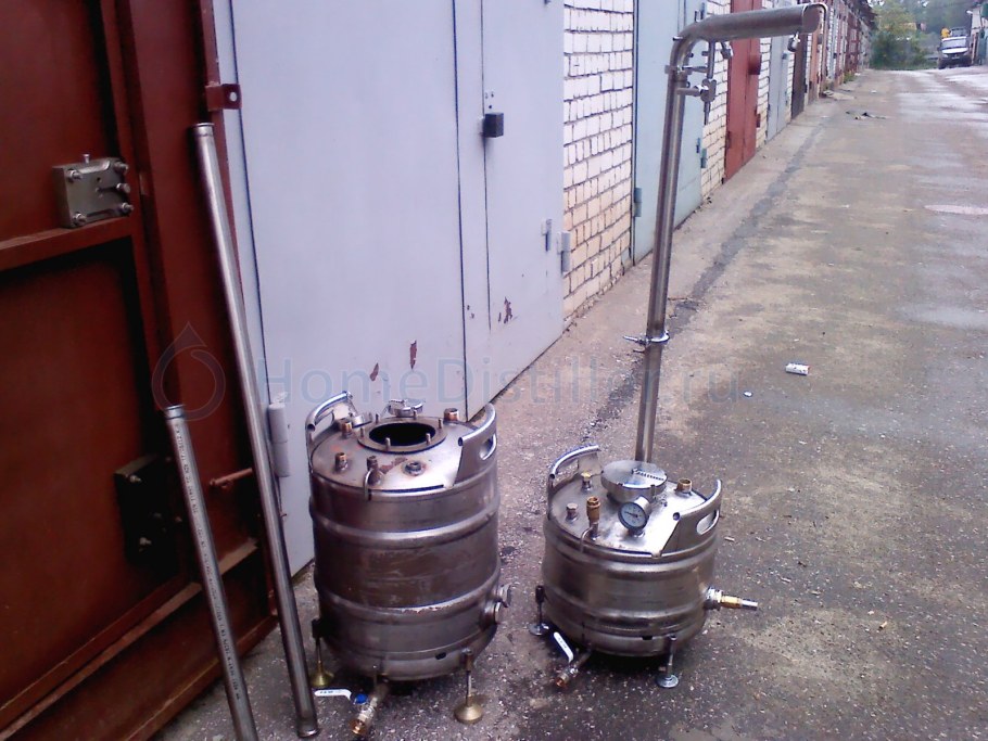 Стол из кег