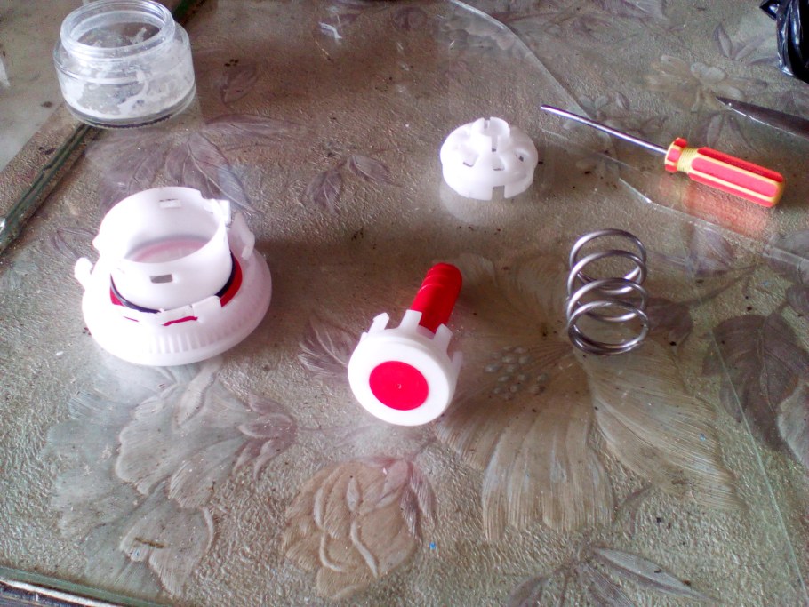 Свинья из бутылок пластиковых