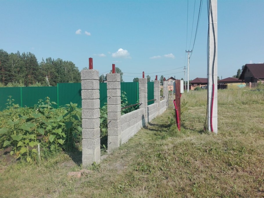 Забор из пеноблоков