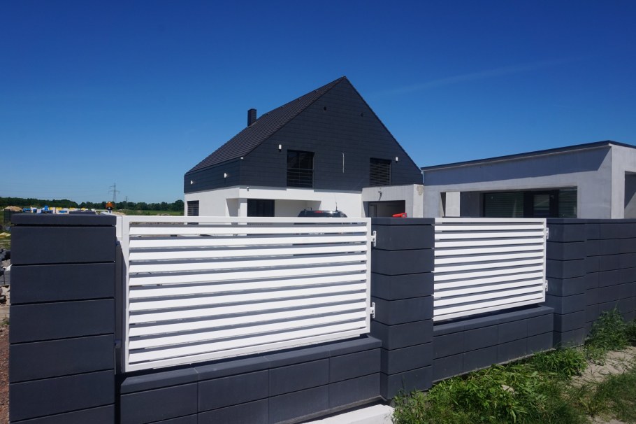 Забор из газосиликатных блоков