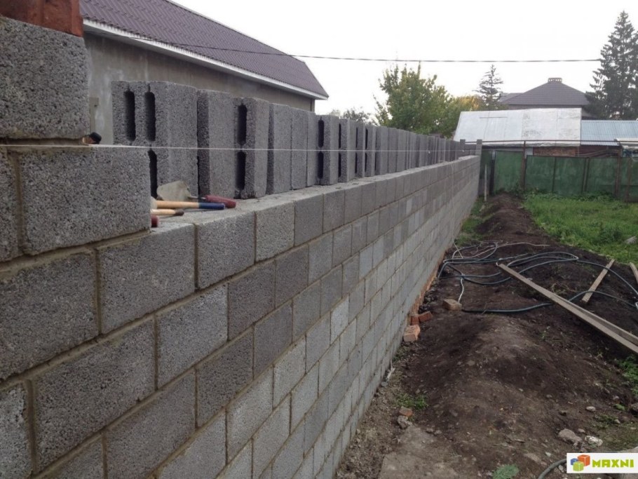 Бетонные столбы для забора