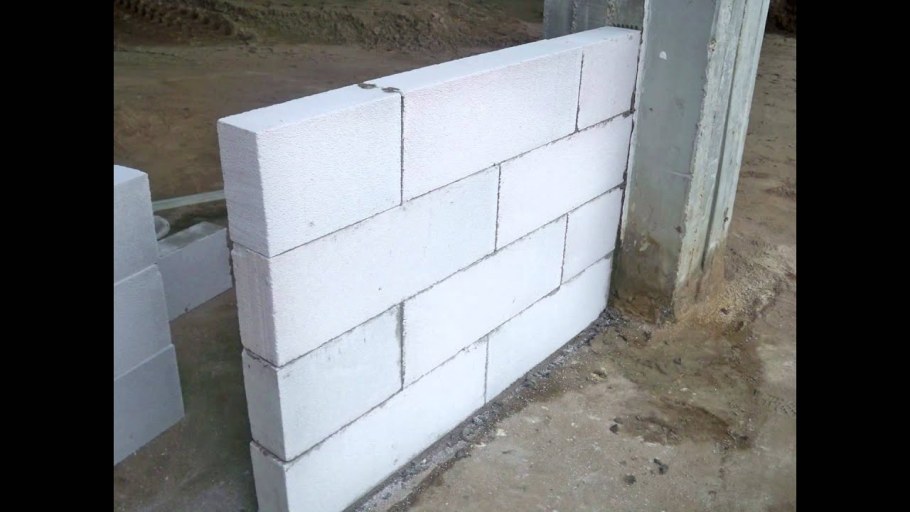 Забор из газобетонных блоков