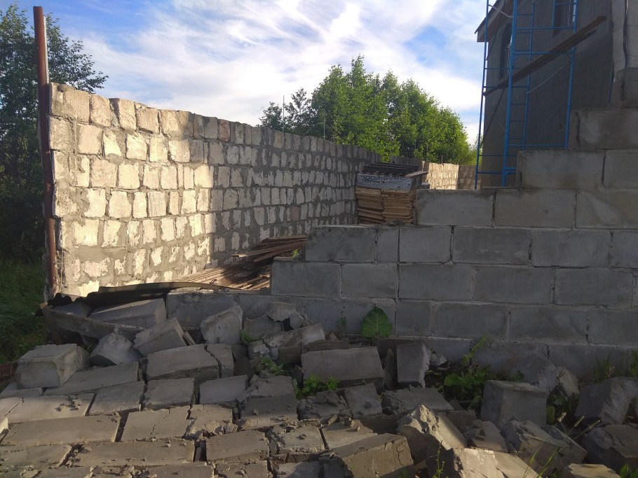 Блок полый бетонный забор Slabb